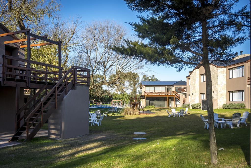 Ville Saint Germain Apart Hotel & Spa Carilo Bagian luar foto