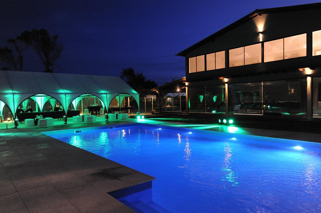 Ville Saint Germain Apart Hotel & Spa Carilo Bagian luar foto
