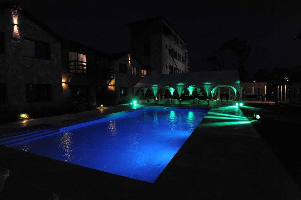 Ville Saint Germain Apart Hotel & Spa Carilo Bagian luar foto