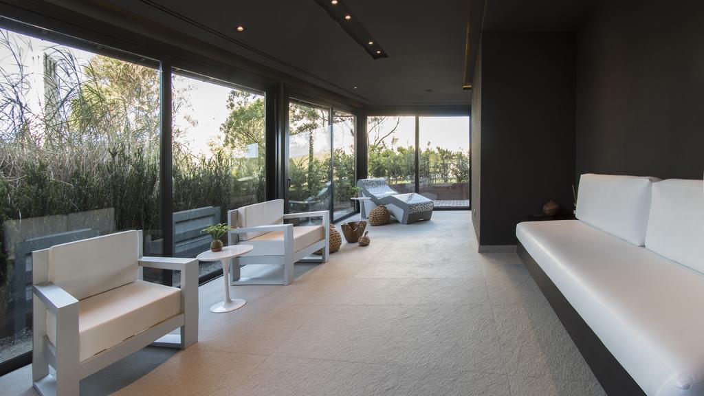 Ville Saint Germain Apart Hotel & Spa Carilo Bagian luar foto